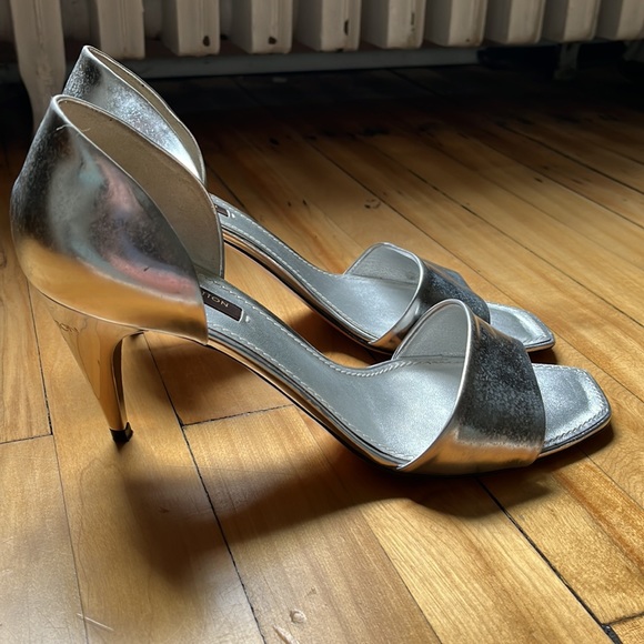 Silver 2000s Louis Vuitton Heels - Picture 6 of 6